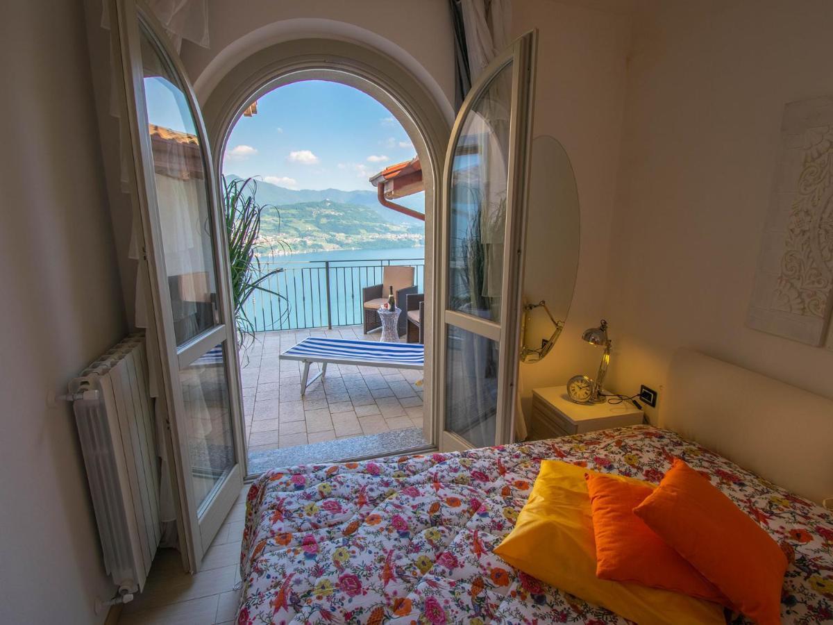Cherubino - Stunning Lake View With Swimming Pool Parzanica Ngoại thất bức ảnh